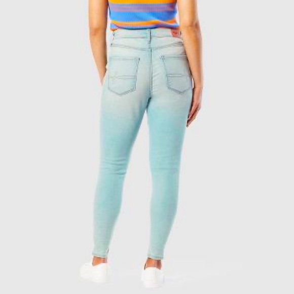 DENIZEN from Levi's Women's Ultra-High Rise Super Skinny Jeans, size 2, nwt - Picture 3 of 3